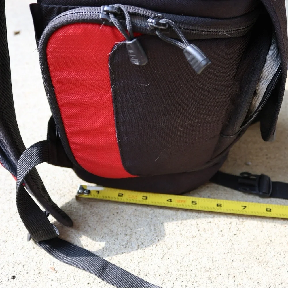 Lowepro fast pack 100 camera‎ backpack red/black with dividers. 16x18x6